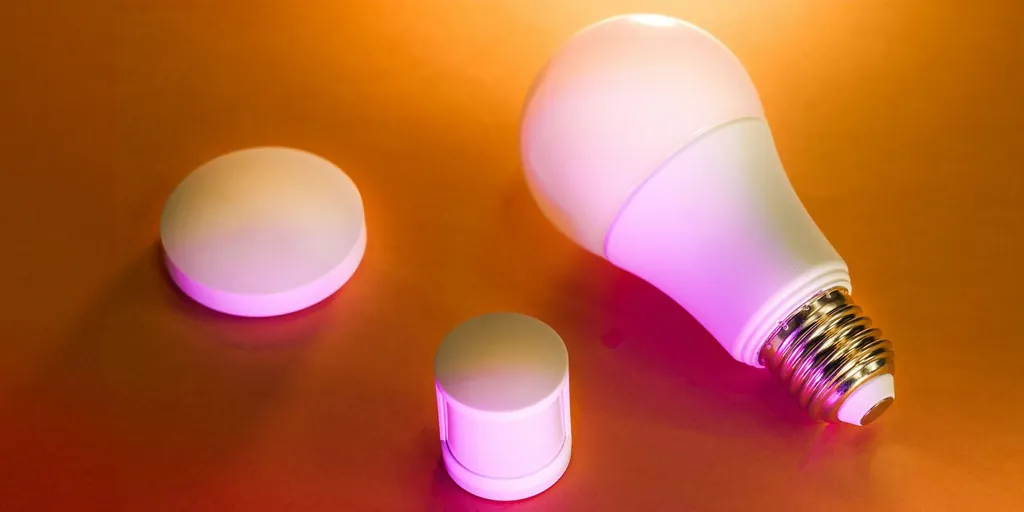 Philips Hue 100% の明るさ | モーションセンサーとスイッチ付き電球